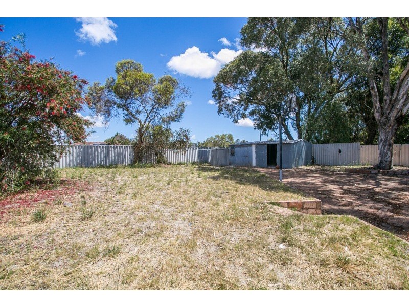 12 Hull Way, Beechboro WA 6063