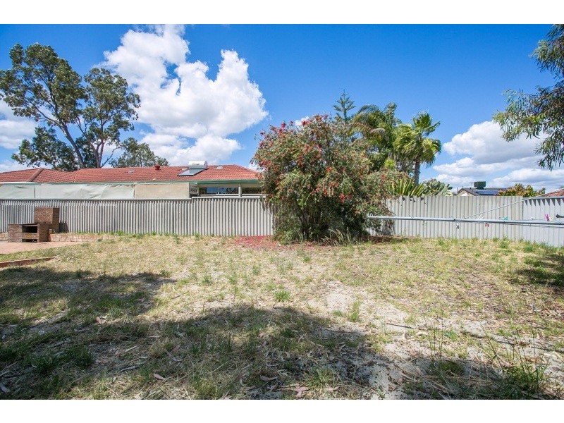 12 Hull Way, Beechboro WA 6063