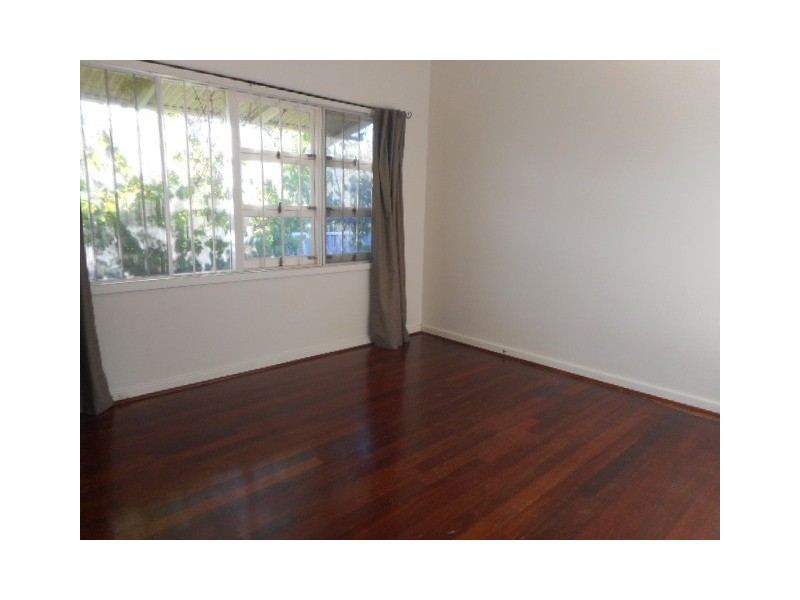 5 Templeton Crescent, Girrawheen WA 6064