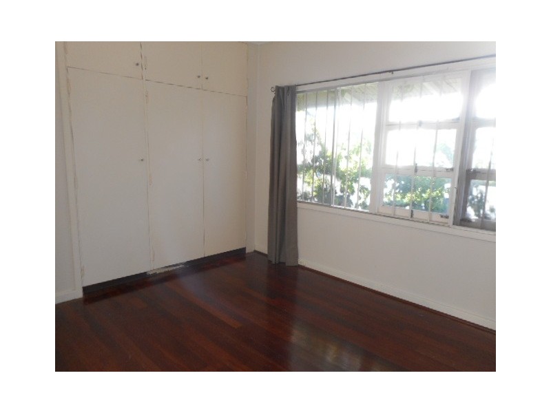 5 Templeton Crescent, Girrawheen WA 6064