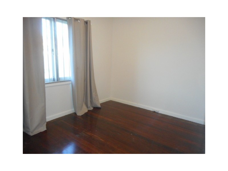 5 Templeton Crescent, Girrawheen WA 6064