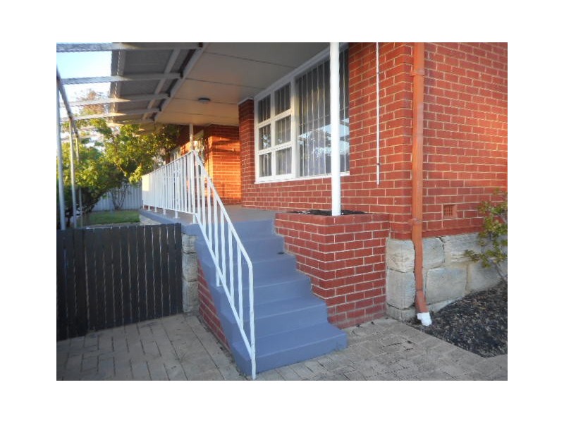 5 Templeton Crescent, Girrawheen WA 6064