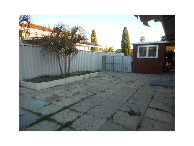 5 Templeton Crescent, Girrawheen WA 6064