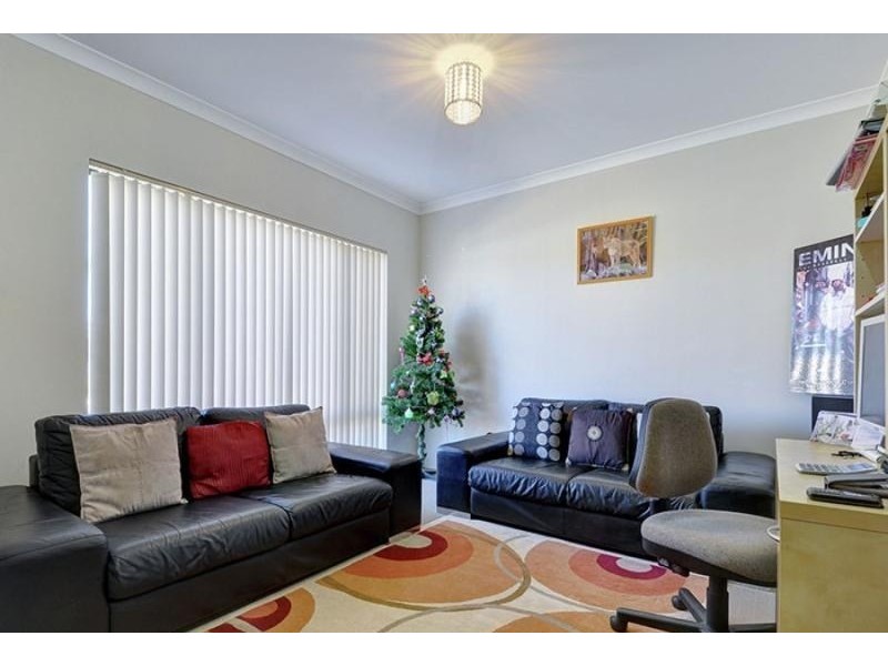 24 Summerville Boulevard, Caversham WA 6055