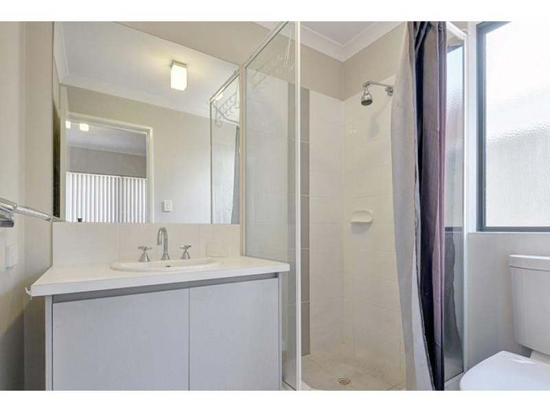 24 Summerville Boulevard, Caversham WA 6055