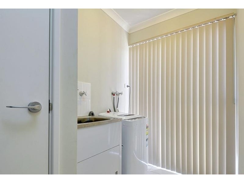 24 Summerville Boulevard, Caversham WA 6055