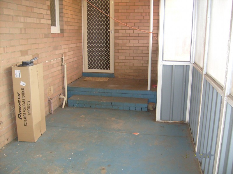 8 Southgate Road, Langford WA 6147