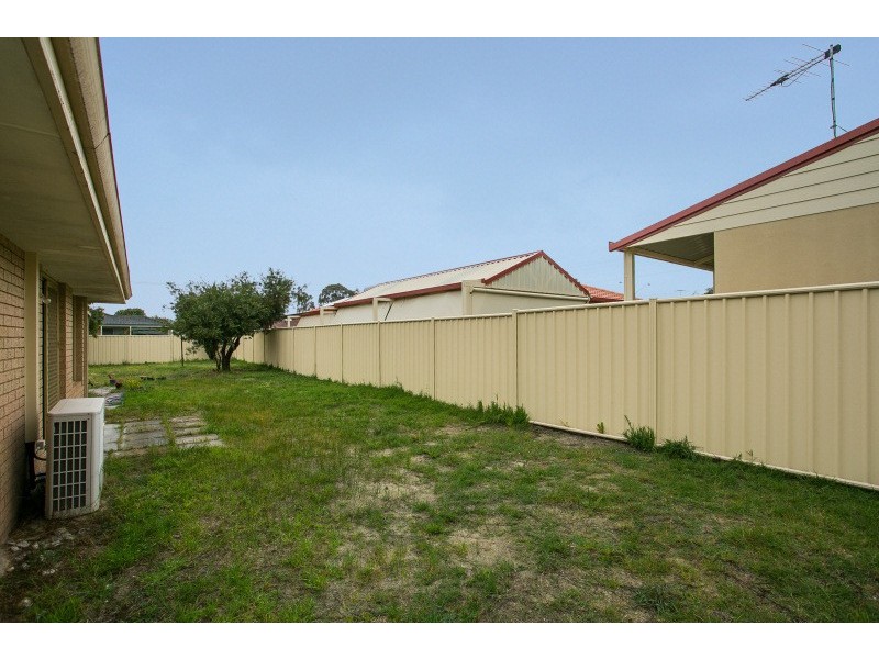 2 Jewel Court, Langford WA 6147