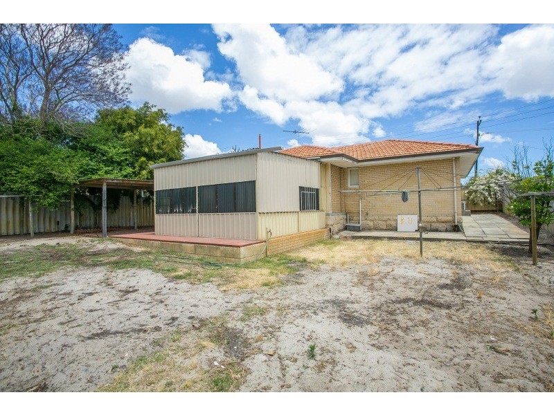 7 Altone Road, Lockridge WA 6054