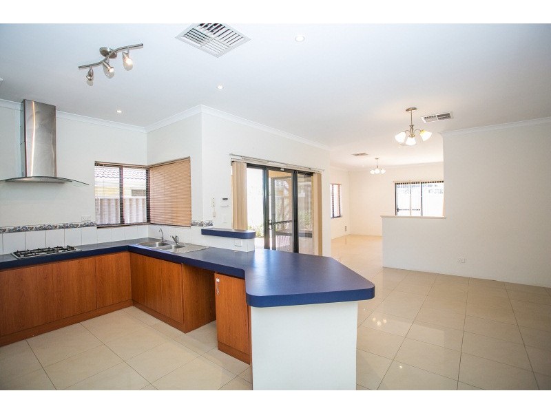 135 Bennett Springs Drive, Beechboro WA 6063
