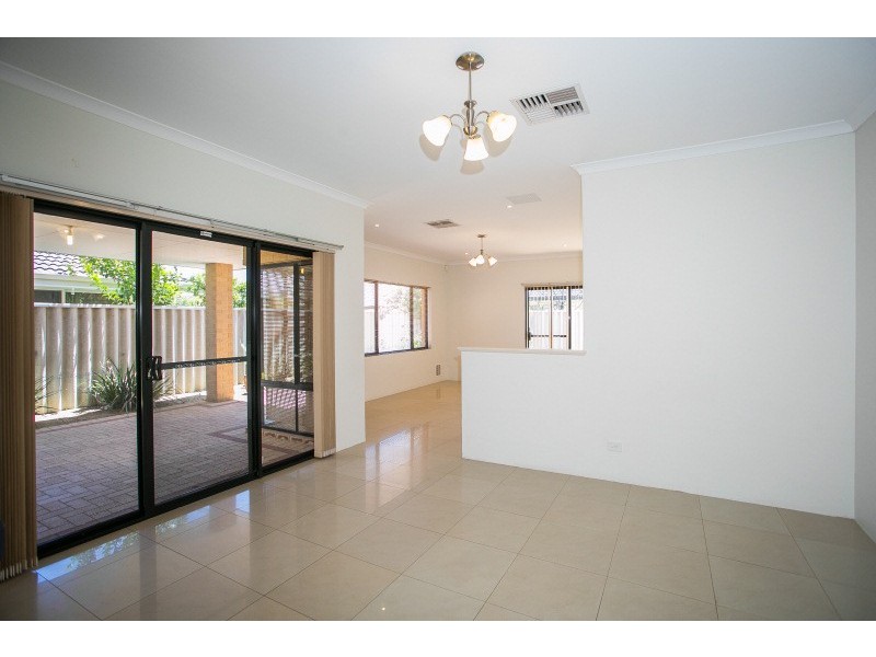 135 Bennett Springs Drive, Beechboro WA 6063