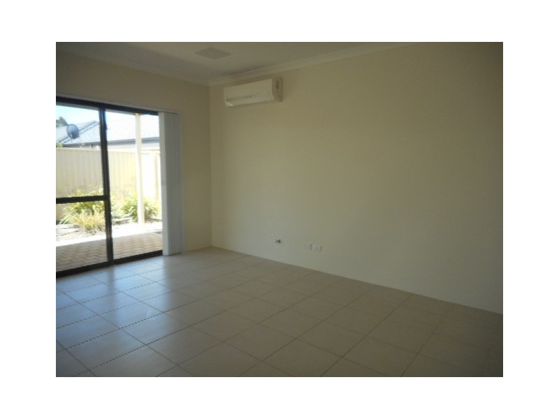 12 Turtledove Way, Beechboro WA 6063