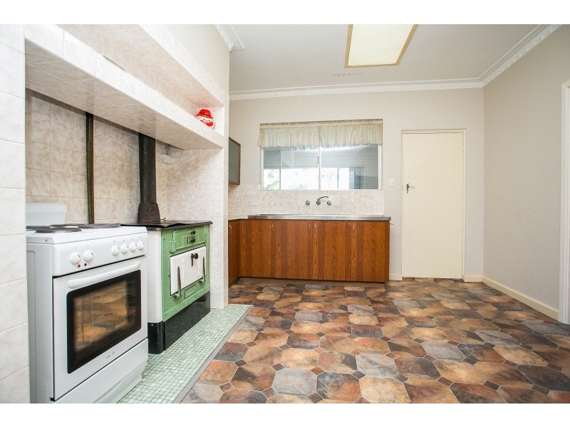 56 Bishop Road, Middle Swan WA 6056