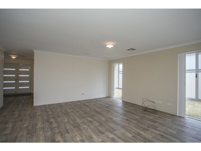 17 Glendale Street, Meadow Springs WA 6210