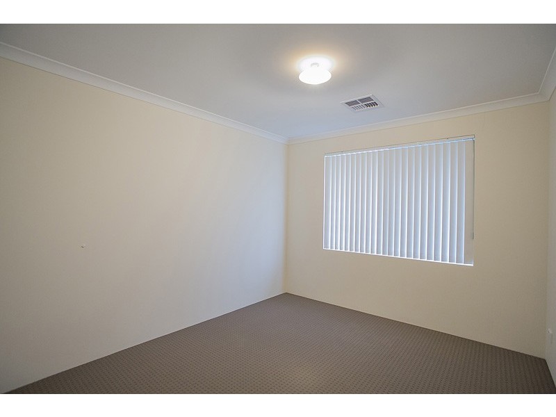 17 Glendale Street, Meadow Springs WA 6210
