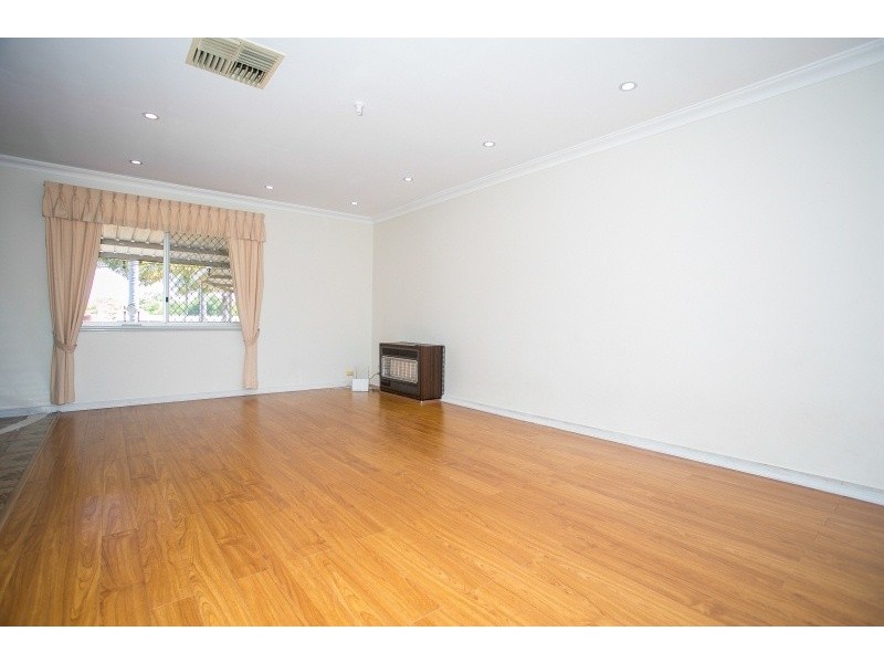 3 Gloves Place, Beechboro WA 6063