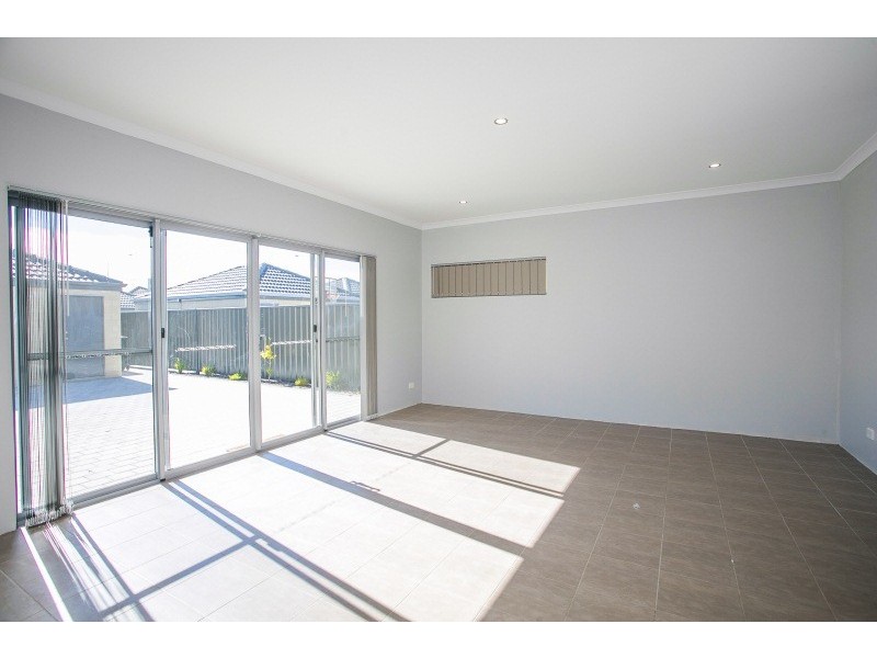 10 Cheyne Way, Caversham WA 6055