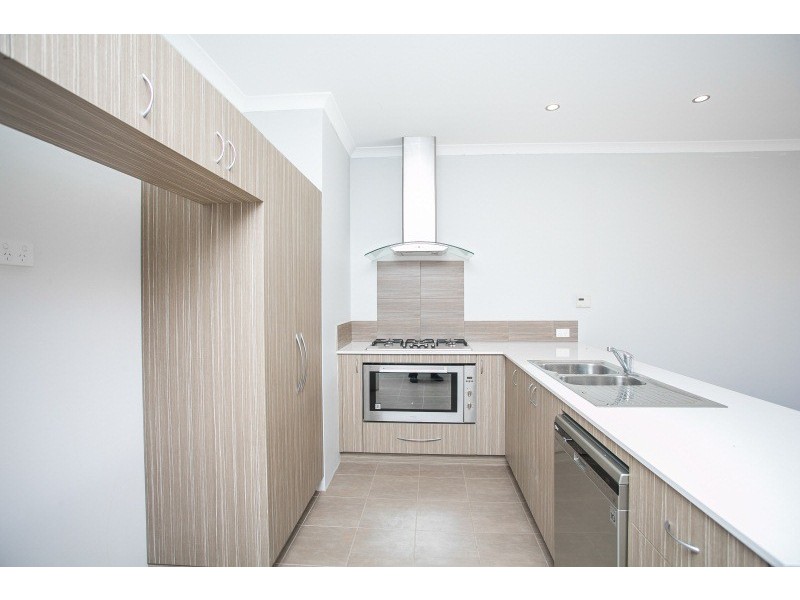 10 Cheyne Way, Caversham WA 6055