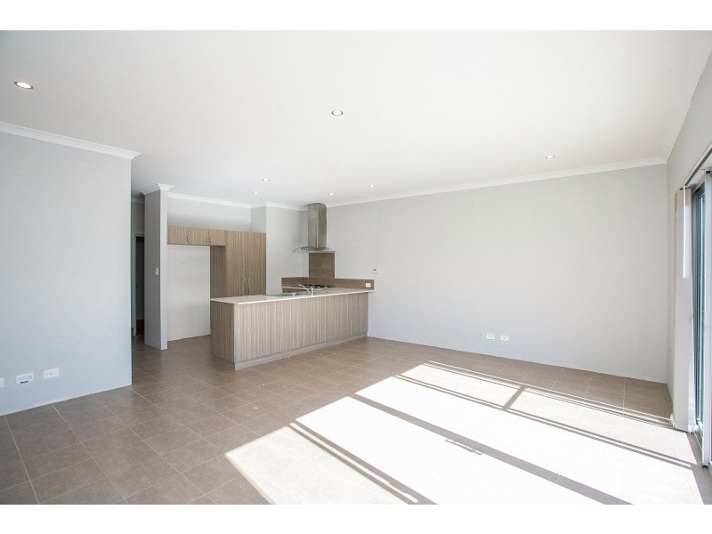 10 Cheyne Way, Caversham WA 6055