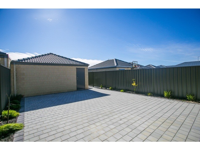 10 Cheyne Way, Caversham WA 6055