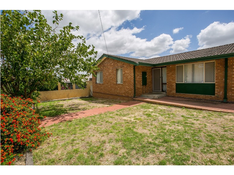 8 Woolgar Way, Lockridge WA 6054