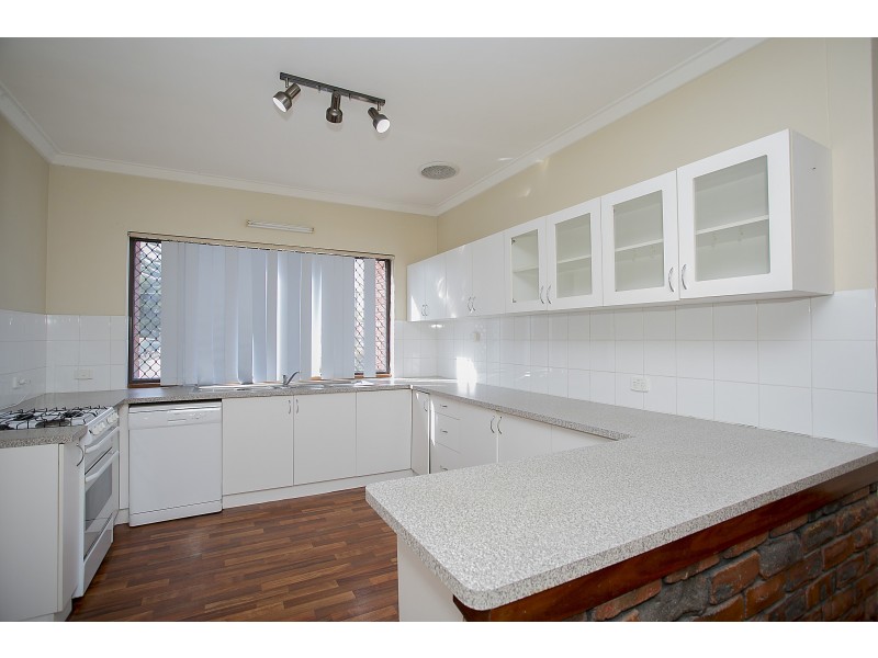 15 Ledger Street, Warnbro WA 6169