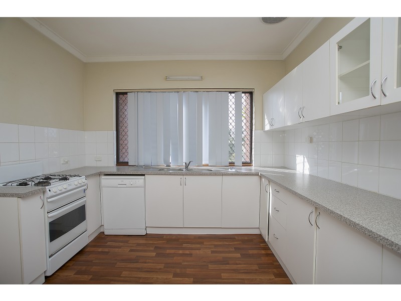 15 Ledger Street, Warnbro WA 6169