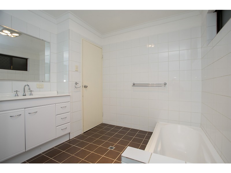 15 Ledger Street, Warnbro WA 6169