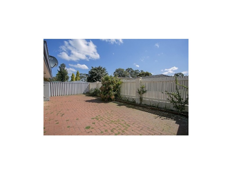 10 Rosher Road, Lockridge WA 6054
