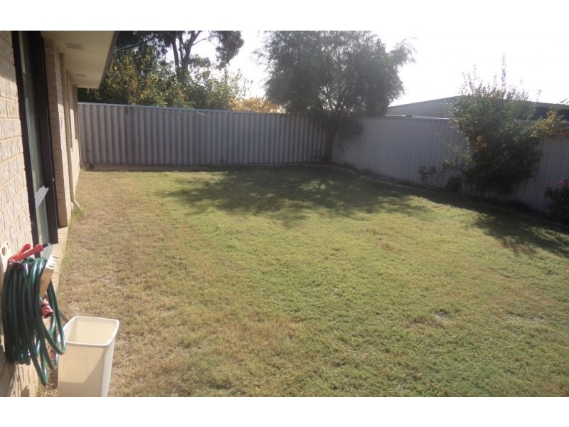 6 Wintergreene Drive, Beechboro WA 6063