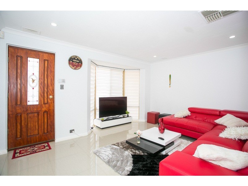 10 Teviot Place, Beechboro WA 6063