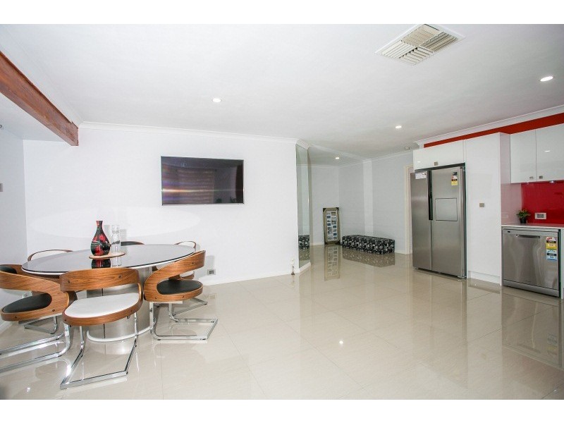 10 Teviot Place, Beechboro WA 6063