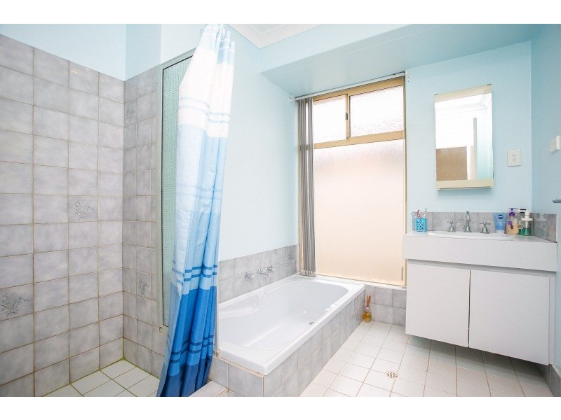 10 Teviot Place, Beechboro WA 6063