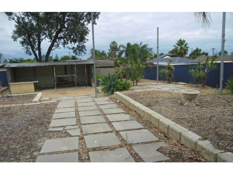 18 Bailey Place, Beechboro WA 6063