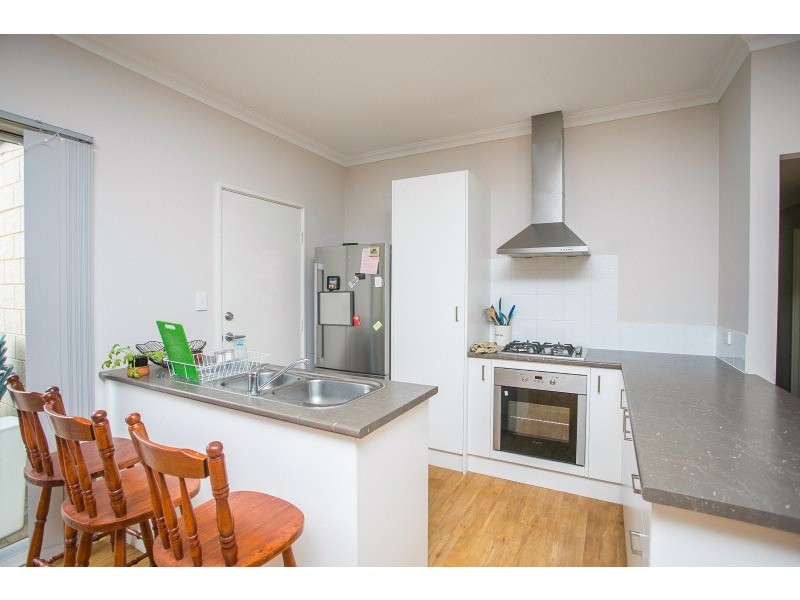 2/20 Smythe Street, Rockingham WA 6168