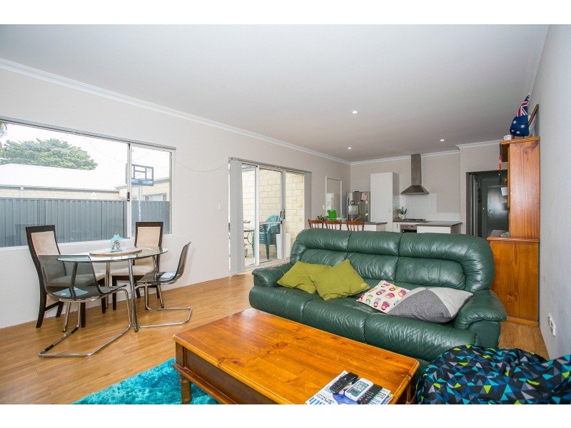 2/20 Smythe Street, Rockingham WA 6168