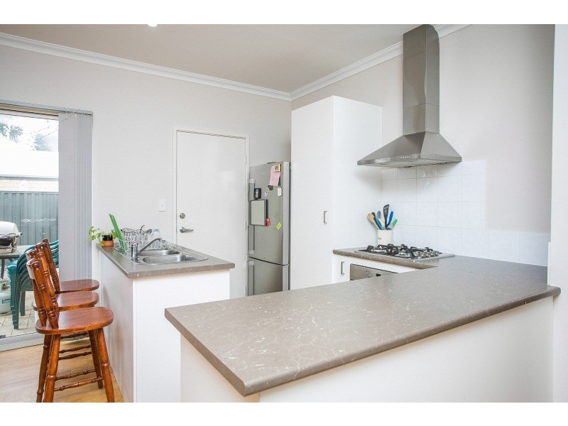 2/20 Smythe Street, Rockingham WA 6168