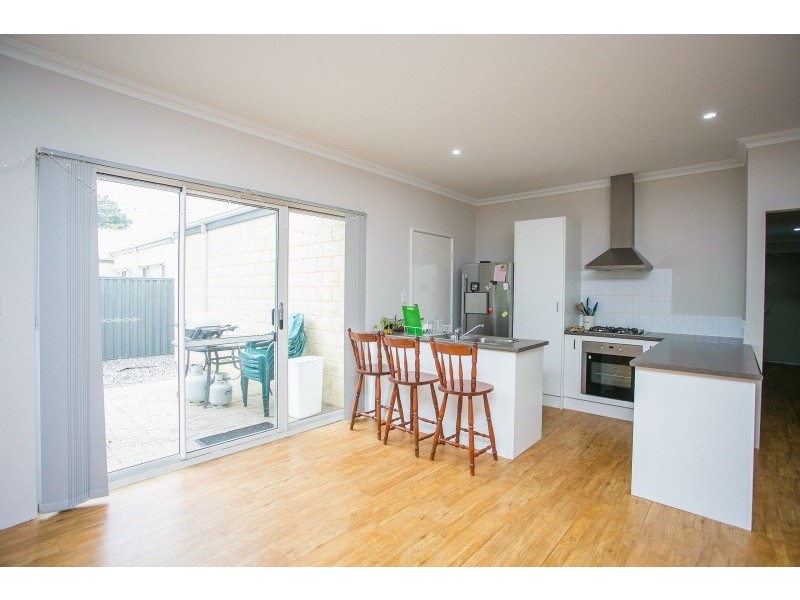 2/20 Smythe Street, Rockingham WA 6168