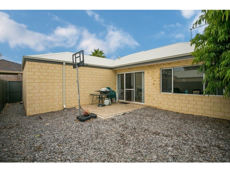 2/20 Smythe Street, Rockingham WA 6168