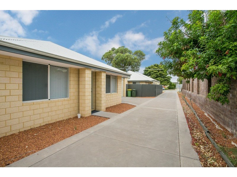 2/20 Smythe Street, Rockingham WA 6168