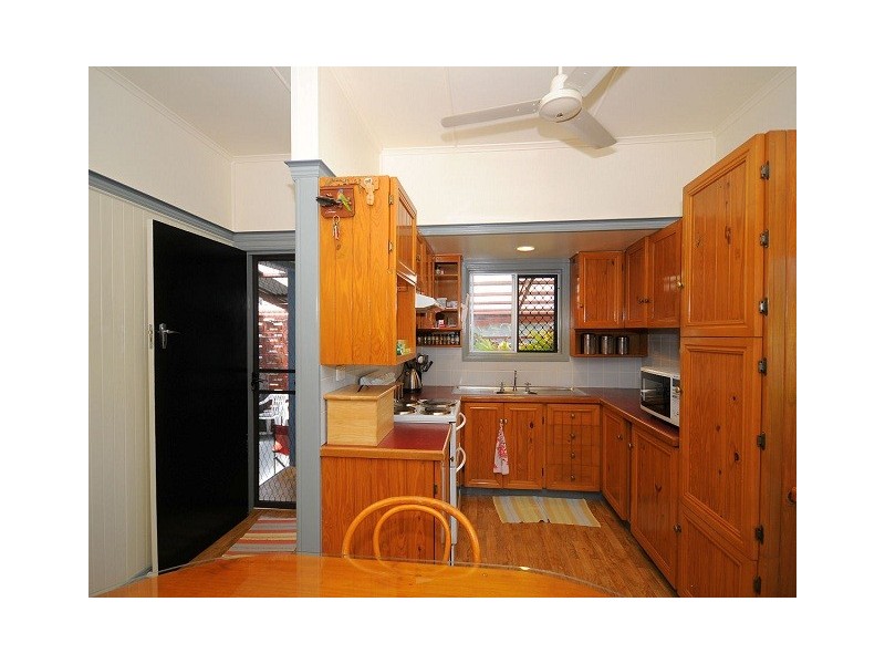 174 Cambridge Street, Granville QLD 4650