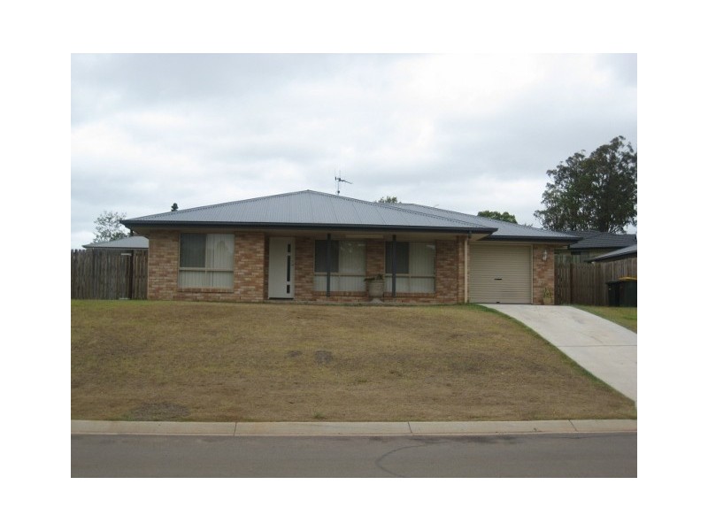 15 Cheyne Cct, Tinana QLD 4650
