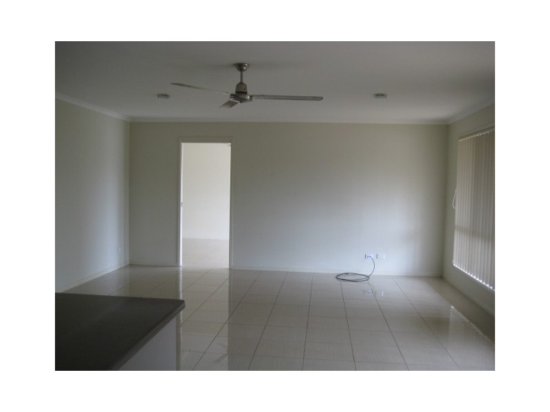 15 Cheyne Cct, Tinana QLD 4650