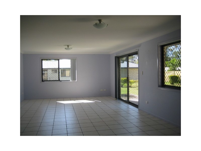 73 Loretto Drive, Oakhurst QLD 4650