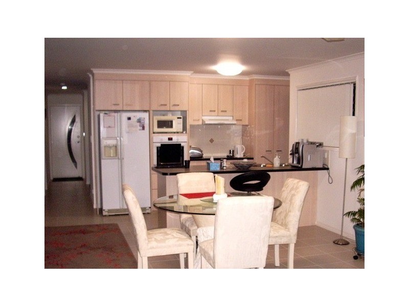 33 Moonstone Drive, Urangan QLD 4655