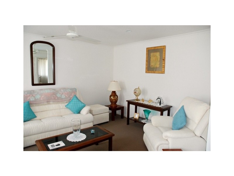 33 Moonstone Drive, Urangan QLD 4655