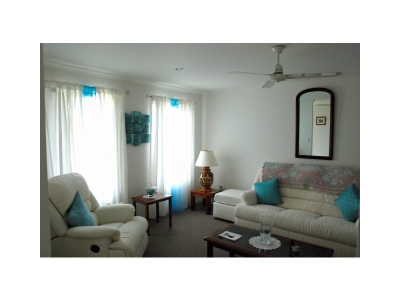 33 Moonstone Drive, Urangan QLD 4655