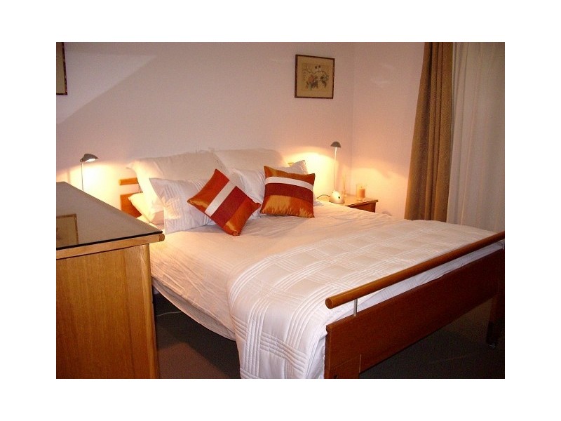 33 Moonstone Drive, Urangan QLD 4655