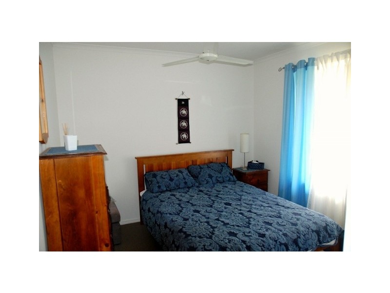 33 Moonstone Drive, Urangan QLD 4655