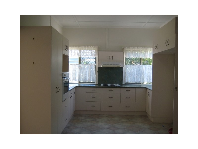 10 Aberdeen Avenue, Maryborough QLD 4650